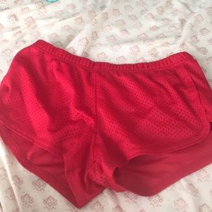 This shorts don’t fit me rlly comfortable.